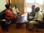 Pr�sentation projet de LLDM/don des m�dicametns au Pr�sident de l&acute;ADPAY � Yaound� DSCN192: cliquer pour aggrandir