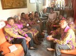 Le groupe jeunes en visite au si�ge: cliquer pour aggrandir